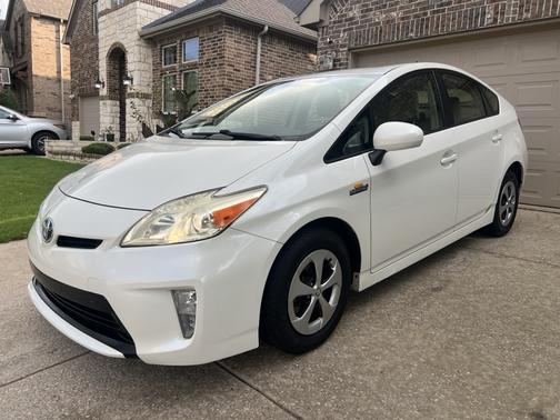 White 2012 Toyota Prius Two