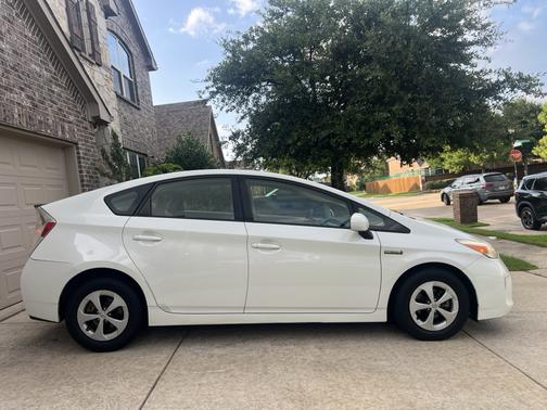 White 2012 Toyota Prius Two