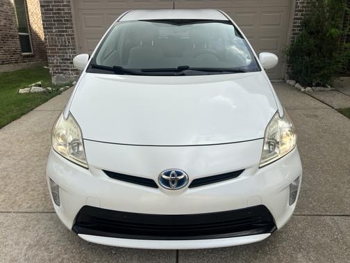 White 2012 Toyota Prius Two