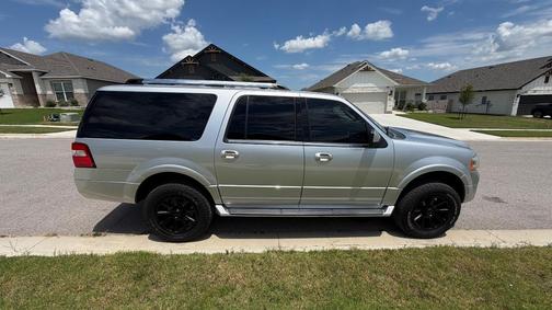 Silver 2017 Ford Expedition EL Limited