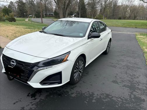 White 2025 Nissan Altima SV