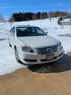 2010 Toyota Avalon XLS