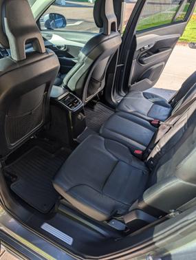 2016 Volvo XC90 Hybrid T8 Momentum