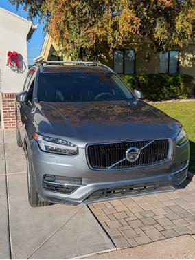 2016 Volvo XC90 Hybrid T8 Momentum