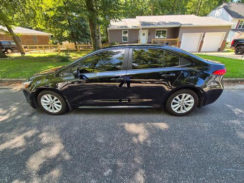 Black 2024 Toyota Corolla Hybrid LE