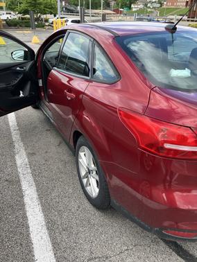Red 2016 Ford Focus SE