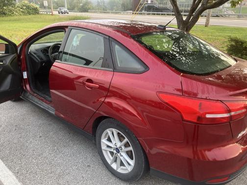 Red 2016 Ford Focus SE