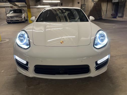 Photo 3 of 12 of 2016 Porsche Panamera Turbo