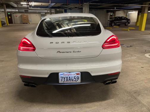 Photo 4 of 12 of 2016 Porsche Panamera Turbo