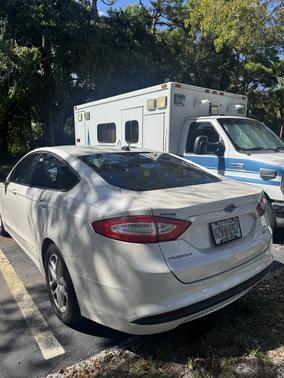 White 2015 Ford Fusion SE