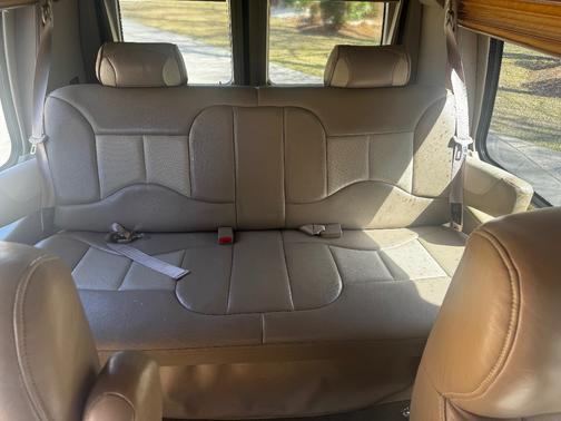 Gray 2005 Ford E150 Base