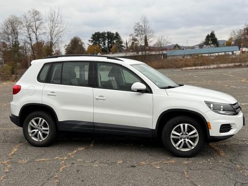2017 Volkswagen Tiguan Limited 2.0T