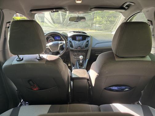 Silver 2014 Ford Focus ST Base