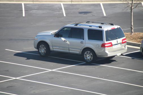 Silver 2007 Lincoln Navigator Base
