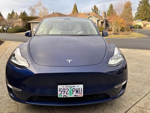 Blue 2024 Tesla Model Y Long Range