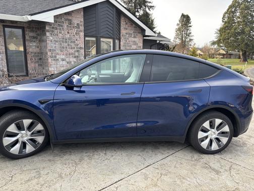 Blue 2024 Tesla Model Y Long Range