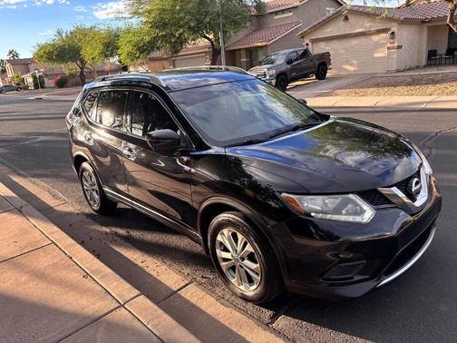 Black 2016 Nissan Rogue SV
