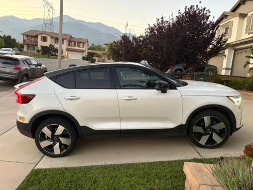 2022 Volvo C40 Recharge Pure Electric P8 Ultimate