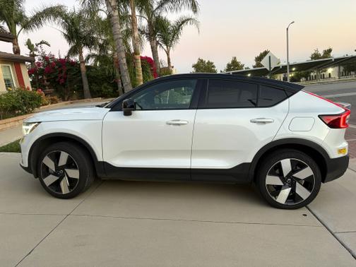 2022 Volvo C40 Recharge Pure Electric P8 Ultimate
