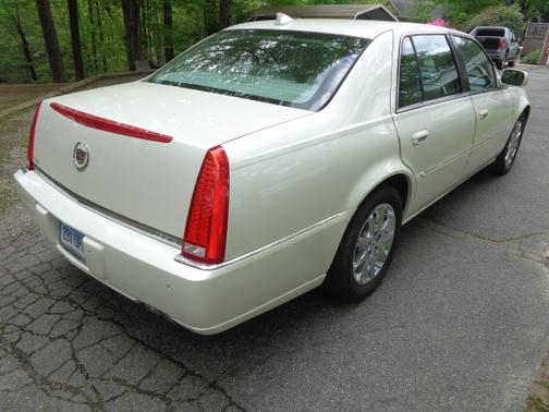 2011 Cadillac DTS Premium Collection
