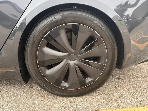 Gray 2024 Tesla Model S Long Range