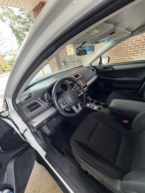 White 2017 Subaru Outback 2.5i Premium