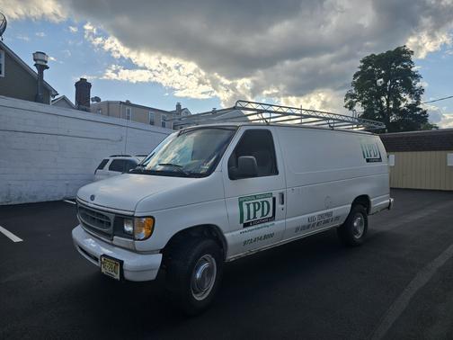 2003 Ford E350 Super Duty Base