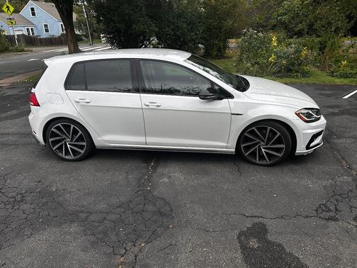 White 2018 Volkswagen Golf R 4-Door w/DCC & Navigation