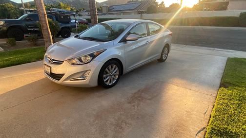 Gray 2015 Hyundai ELANTRA SE