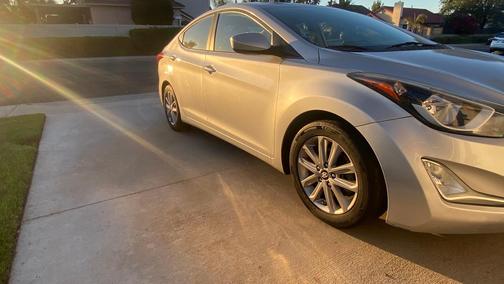 Gray 2015 Hyundai ELANTRA SE