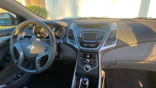 Gray 2015 Hyundai ELANTRA SE
