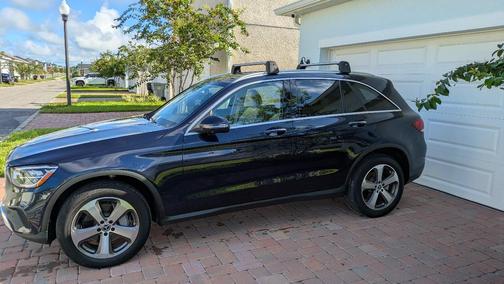 Blue 2022 Mercedes-Benz GLC 300 Base