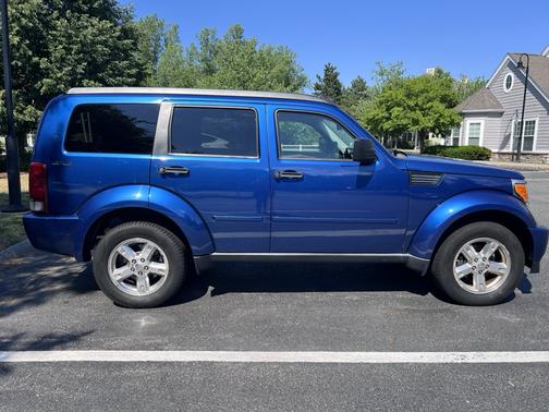 Blue 2009 Dodge Nitro SE