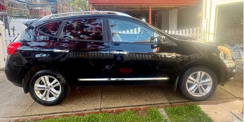 Black 2012 Nissan Rogue SV