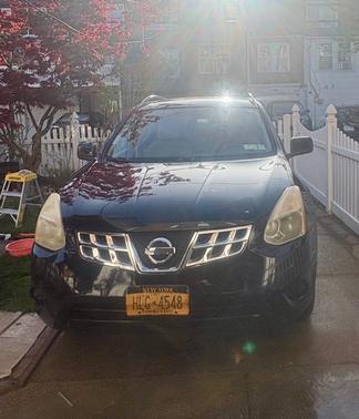 Black 2012 Nissan Rogue SV