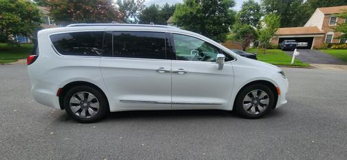 2018 Chrysler Pacifica Hybrid Limited