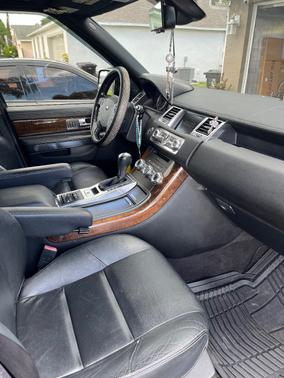 Black 2013 Land Rover Range Rover Sport HSE