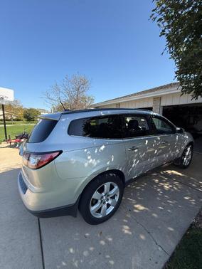 Silver 2016 Chevrolet Traverse 1LT