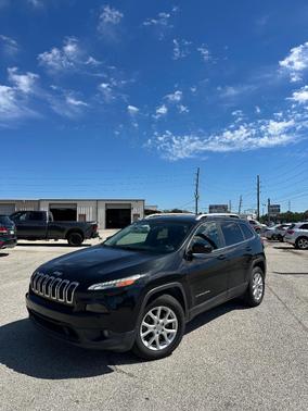Black 2016 Jeep Cherokee Latitude