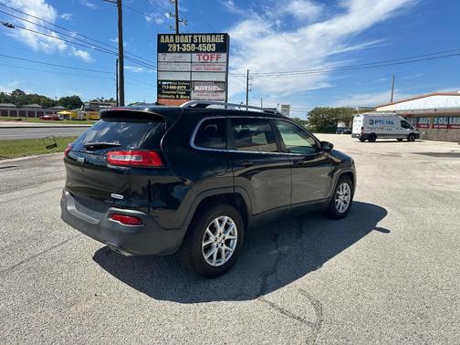 Black 2016 Jeep Cherokee Latitude