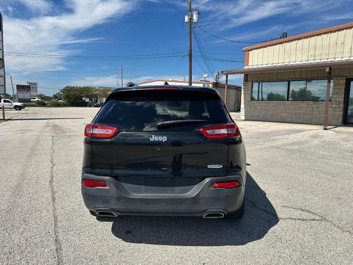 Black 2016 Jeep Cherokee Latitude