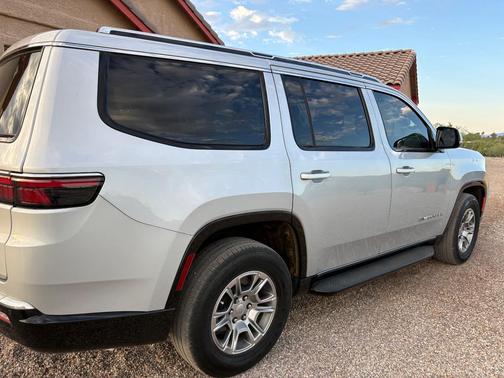 Silver 2023 Jeep Wagoneer Base