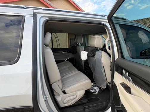 Silver 2023 Jeep Wagoneer Base