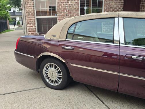 2006 Lincoln Town Car Signature