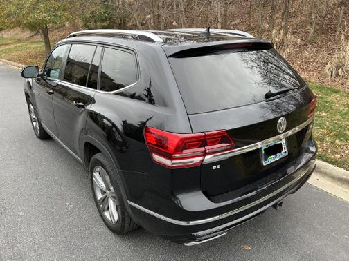 Photo 5 of 14 of 2018 Volkswagen Atlas 3.6L SE w/Technology