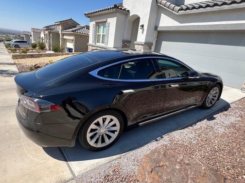 2016 Tesla Model S 75D