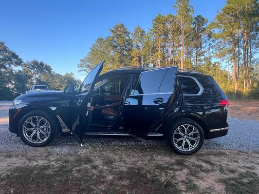 Black 2021 BMW X7 xDrive40i