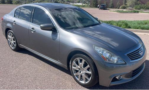 2012 INFINITI G37 x