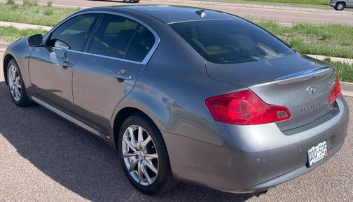 2012 INFINITI G37 x