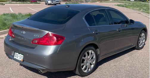 2012 INFINITI G37 x
